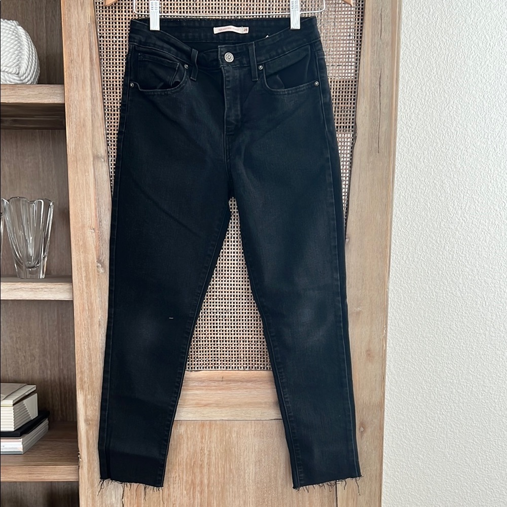 Levi’s Women's High Rise Skinny Stretchy Black Jeans Petite Short